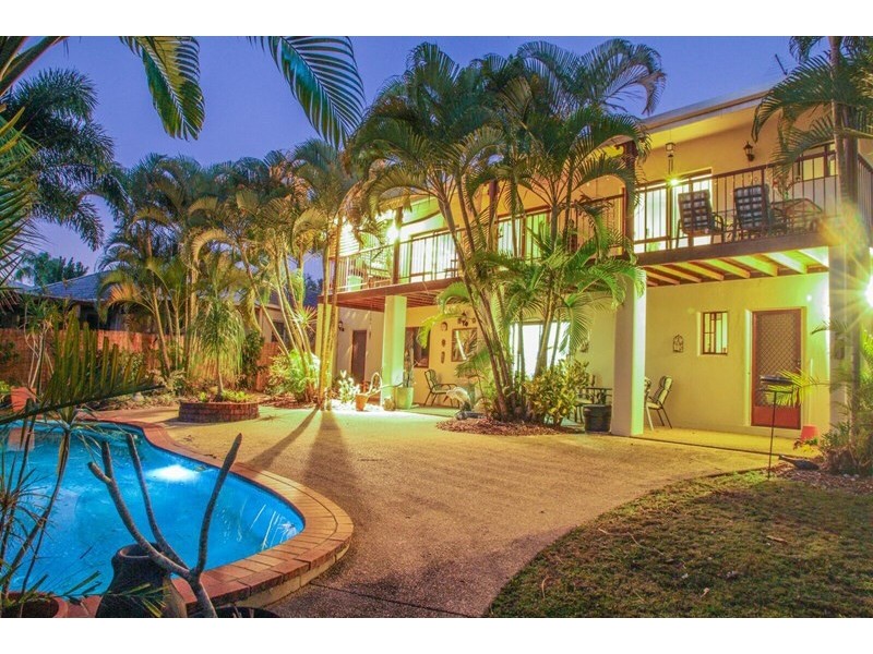 48 Valley Drive, Cannonvale QLD 4802