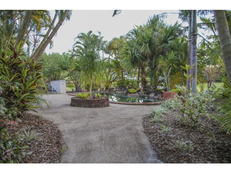 48 Valley Drive, Cannonvale QLD 4802