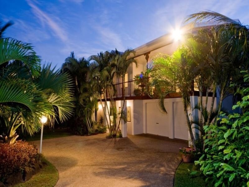 48 Valley Drive, Cannonvale QLD 4802