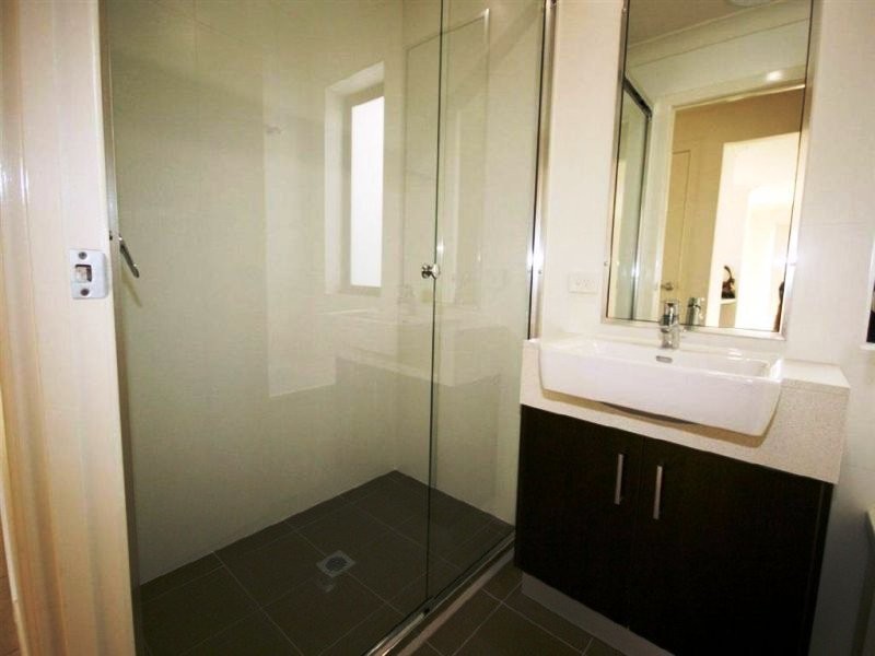 2/61 Endeavour Circuit, Cannonvale QLD 4802