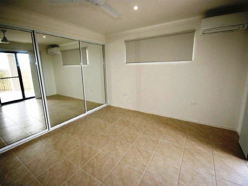 2/61 Endeavour Circuit, Cannonvale QLD 4802