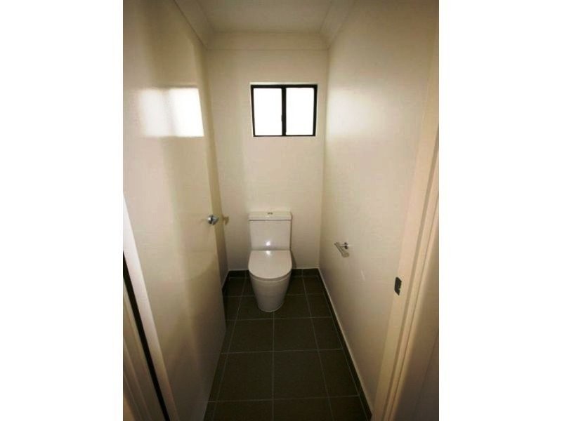 2/61 Endeavour Circuit, Cannonvale QLD 4802