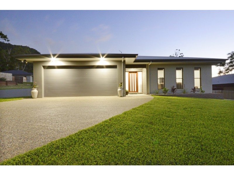 68 Valley Drive, Cannonvale QLD 4802