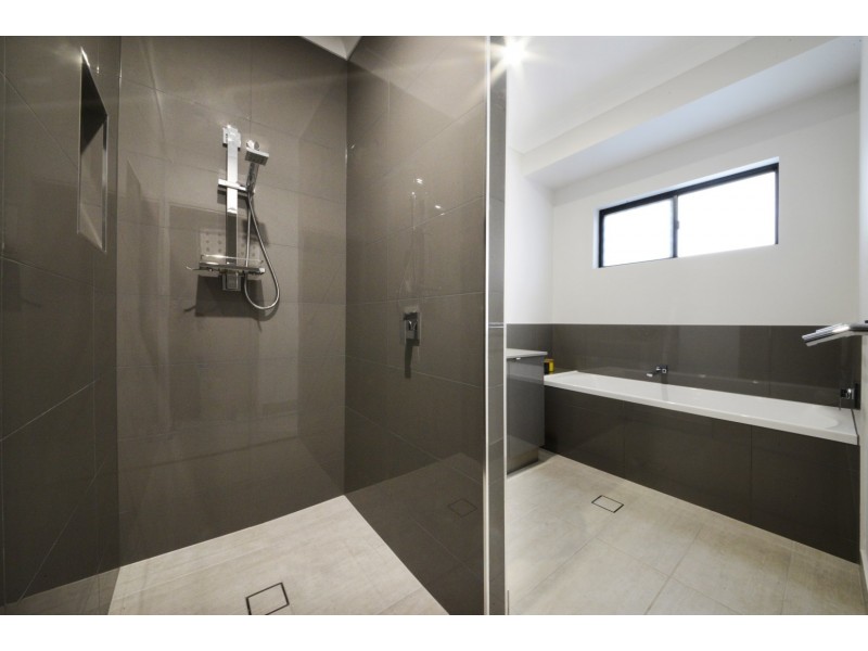 68 Valley Drive, Cannonvale QLD 4802