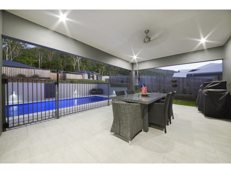 68 Valley Drive, Cannonvale QLD 4802