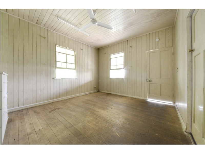 172 Main Street, Proserpine QLD 4800