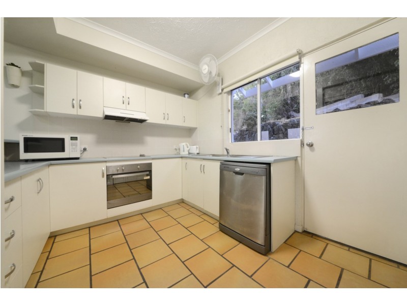 6/12 Eshelby Drive, Cannonvale QLD 4802