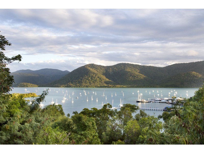 7 Neerim Crescent, Shute Harbour QLD 4802