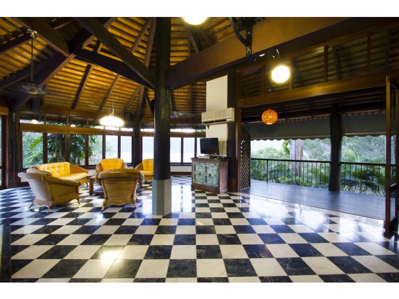 7 Neerim Crescent, Shute Harbour QLD 4802