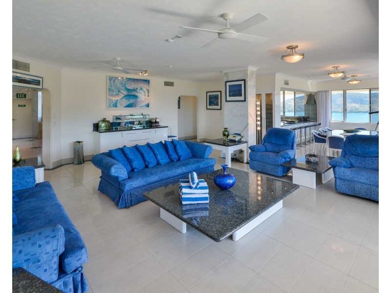5/11 Yacht Harbour Tower, Marina Terrace, Hamilton Island QLD 4803