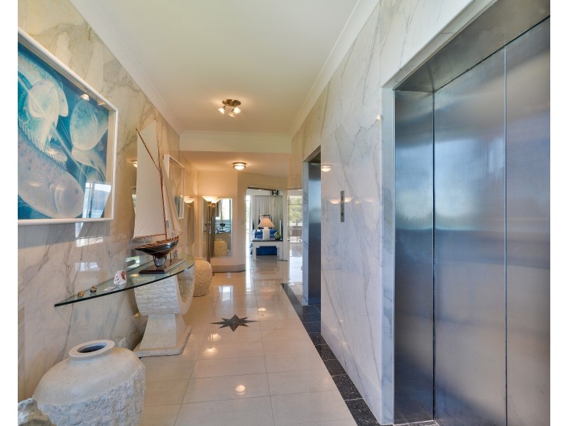 5/11 Yacht Harbour Tower, Marina Terrace, Hamilton Island QLD 4803