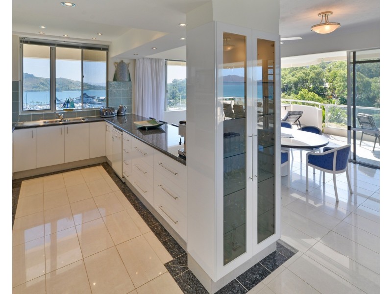 5/11 Yacht Harbour Tower, Marina Terrace, Hamilton Island QLD 4803