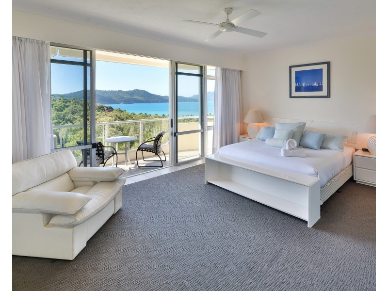 5/11 Yacht Harbour Tower, Marina Terrace, Hamilton Island QLD 4803
