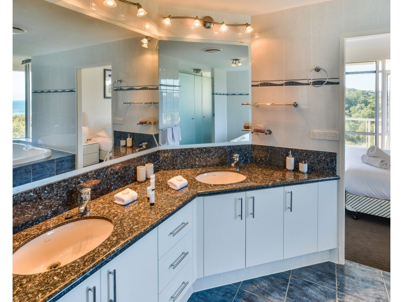 5/11 Yacht Harbour Tower, Marina Terrace, Hamilton Island QLD 4803