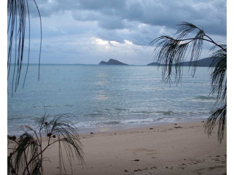 94 Gloucester Avenue, Hideaway Bay QLD 4800
