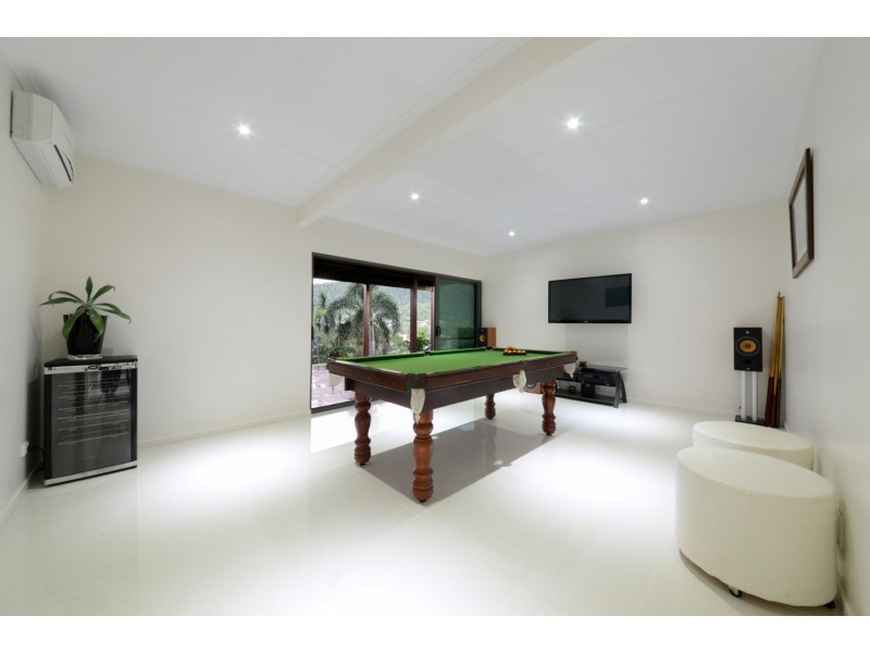 10 Beth Court, Cannonvale QLD 4802