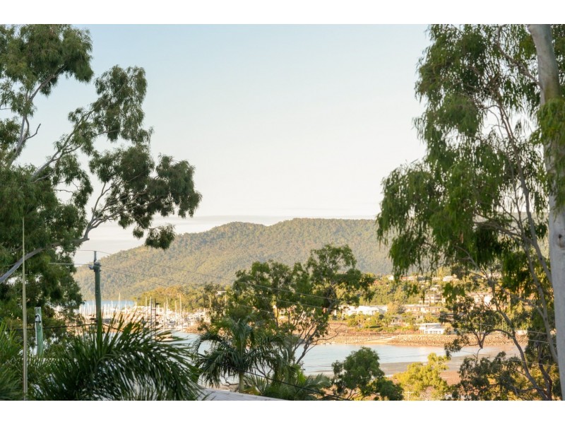 10 Beth Court, Cannonvale QLD 4802