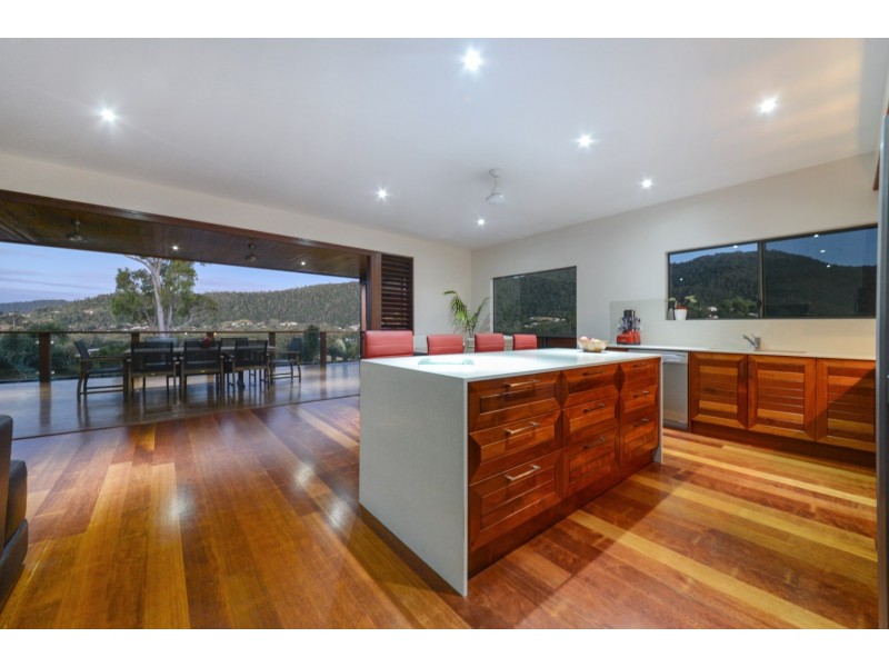 10 Beth Court, Cannonvale QLD 4802