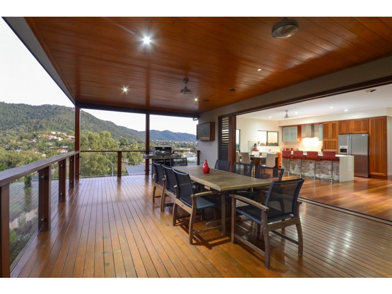 10 Beth Court, Cannonvale QLD 4802