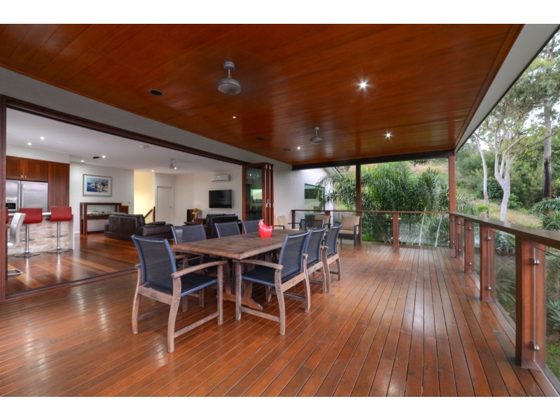 10 Beth Court, Cannonvale QLD 4802