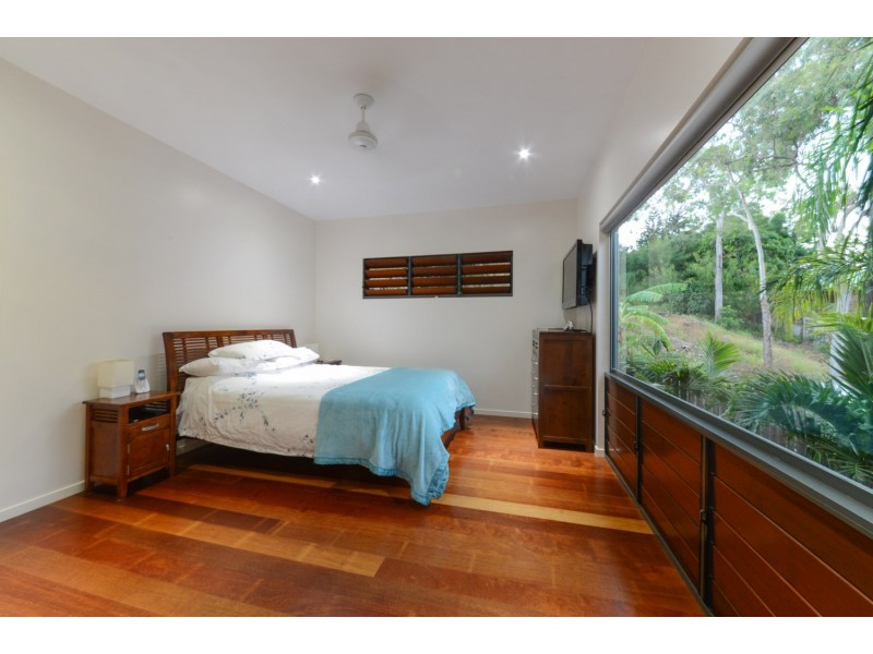 10 Beth Court, Cannonvale QLD 4802