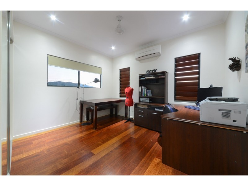 10 Beth Court, Cannonvale QLD 4802