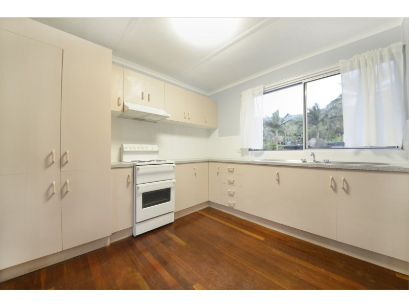 18 Balaka Street, Cannonvale QLD 4802