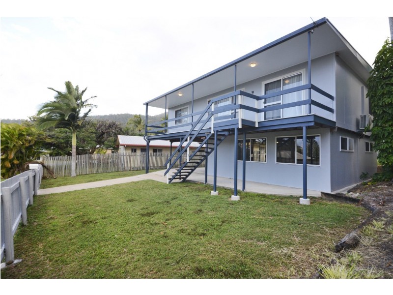 18 Balaka Street, Cannonvale QLD 4802