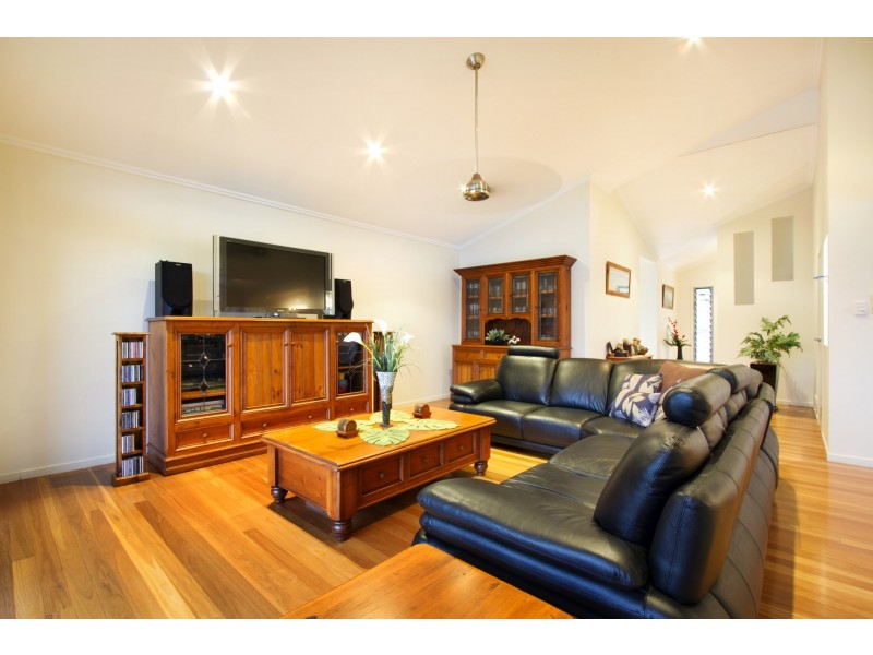 75 Stanley Drive, Cannonvale QLD 4802
