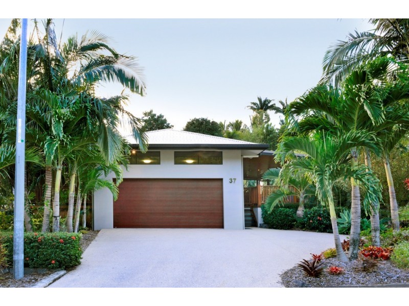 37 Eshelby Drive, Cannonvale QLD 4802