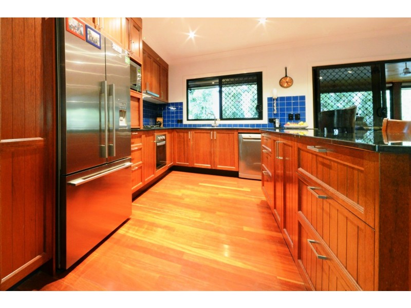 37 Eshelby Drive, Cannonvale QLD 4802