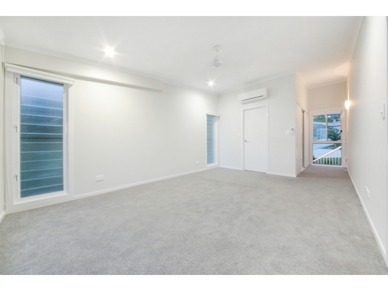 10/13 Border Drive, Cannonvale QLD 4802