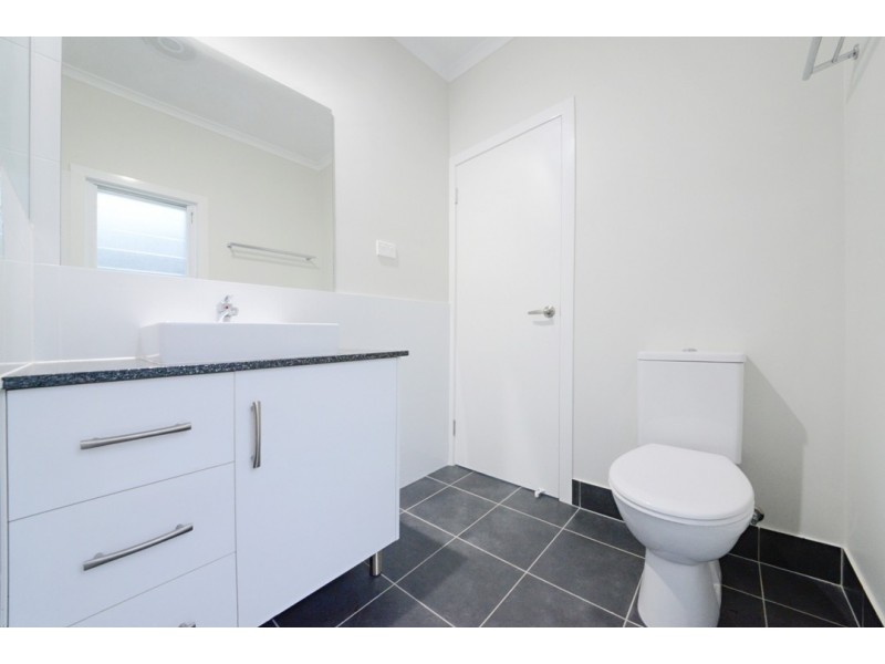 10/13 Border Drive, Cannonvale QLD 4802