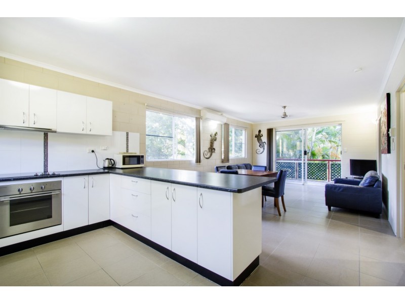 7/14 Island Drive, Cannonvale QLD 4802