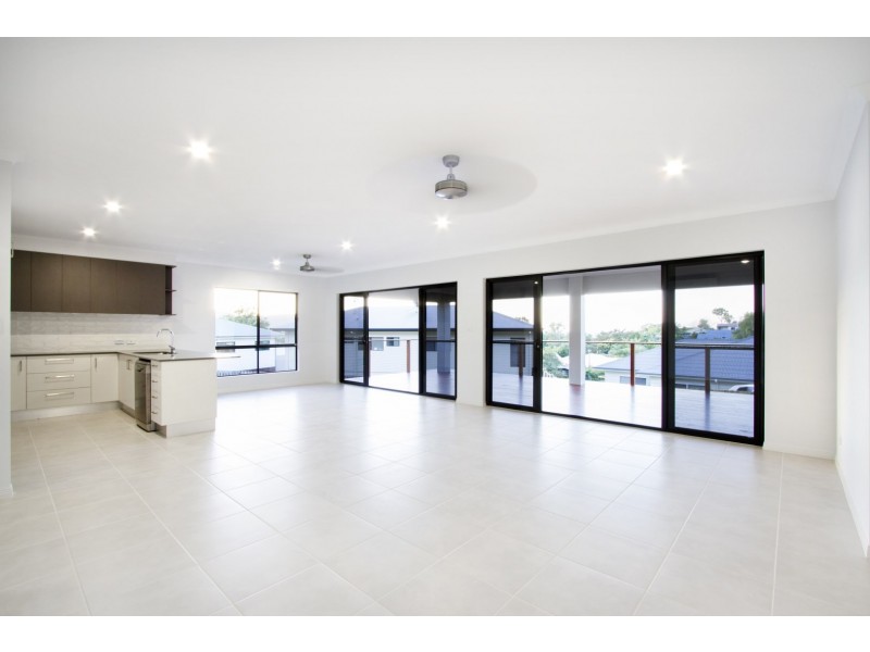 4/13 Border Drive, Cannonvale QLD 4802