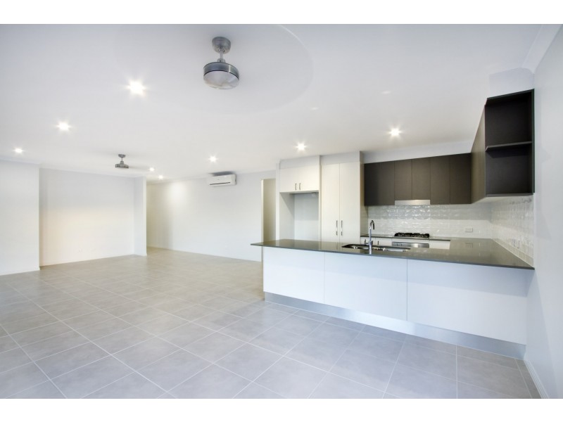 4/13 Border Drive, Cannonvale QLD 4802