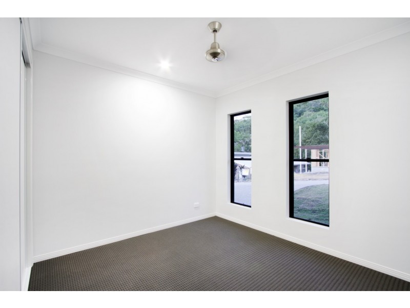 4/13 Border Drive, Cannonvale QLD 4802