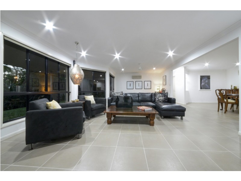 45 Kookaburra Drive, Cannonvale QLD 4802