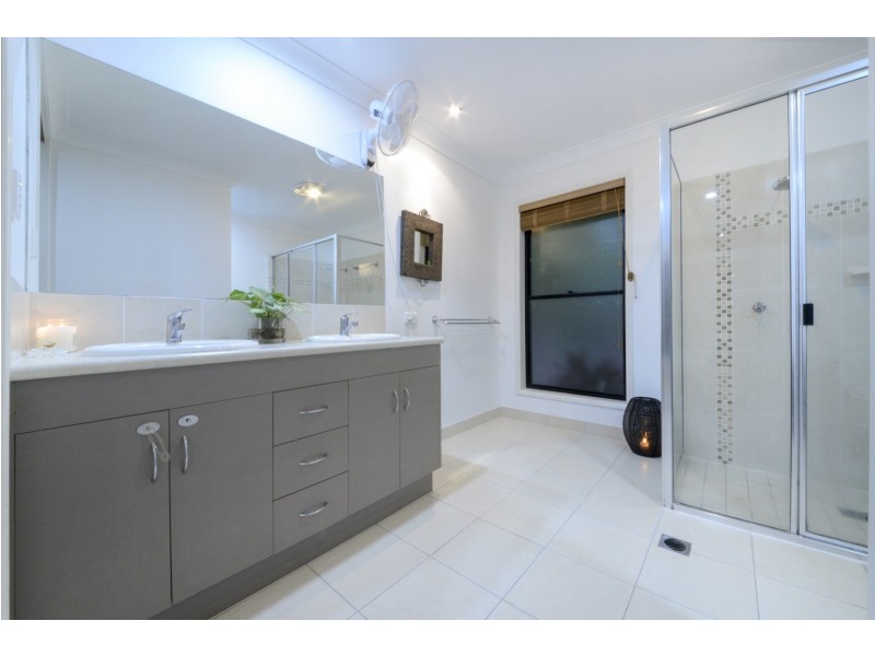 45 Kookaburra Drive, Cannonvale QLD 4802