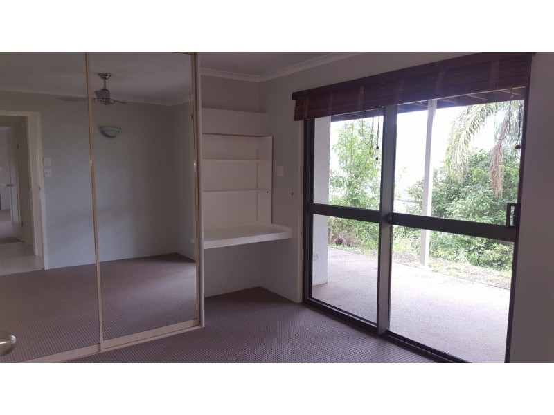 4 Harbour Avenue, Shute Harbour QLD 4802