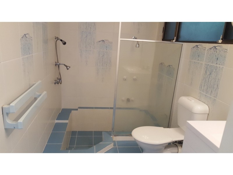 4 Harbour Avenue, Shute Harbour QLD 4802