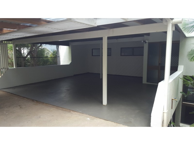 4 Harbour Avenue, Shute Harbour QLD 4802