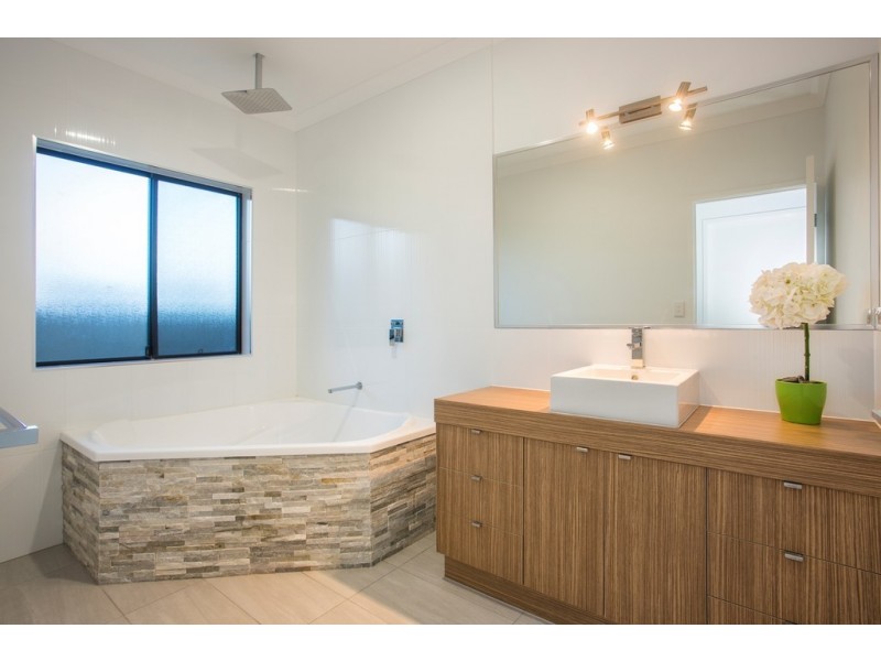 124 Jubilee Pocket Road, Jubilee Pocket QLD 4802