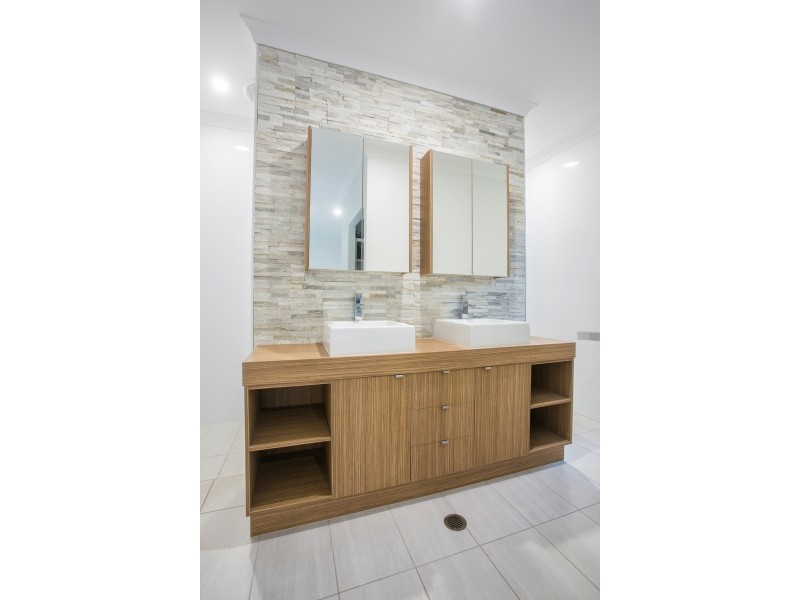 124 Jubilee Pocket Road, Jubilee Pocket QLD 4802