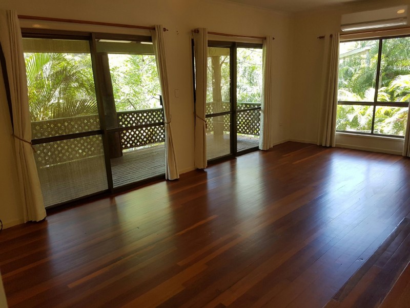 1/8 Warruga Street, Cannonvale QLD 4802