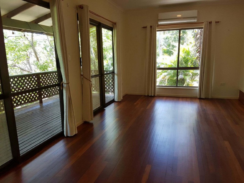 1/8 Warruga Street, Cannonvale QLD 4802