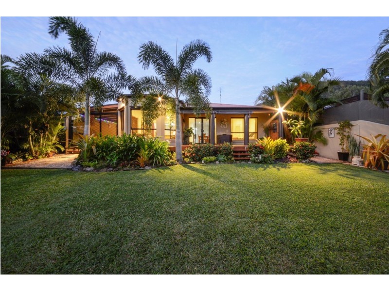 52 Valley Drive, Cannonvale QLD 4802