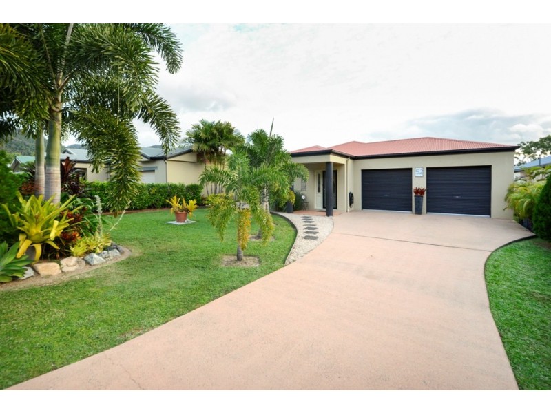 52 Valley Drive, Cannonvale QLD 4802