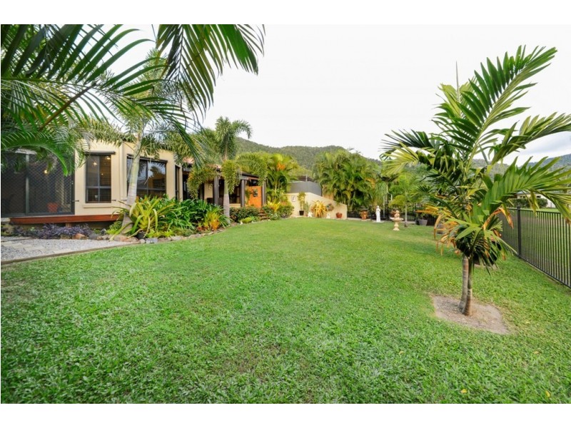 52 Valley Drive, Cannonvale QLD 4802