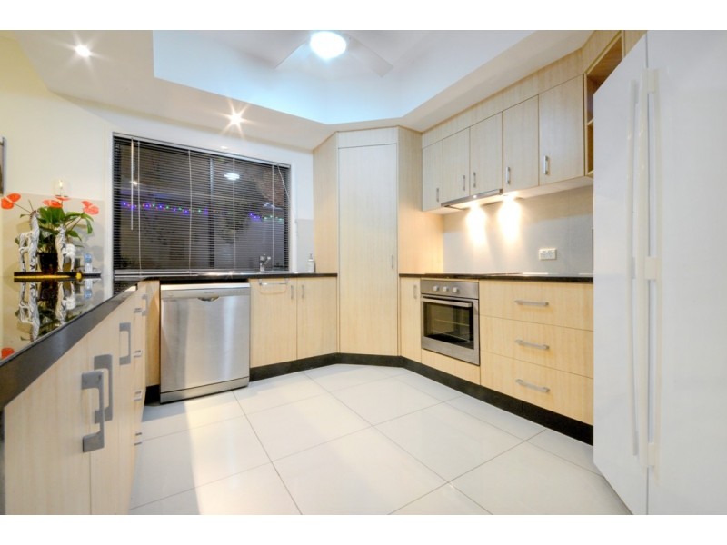 52 Valley Drive, Cannonvale QLD 4802